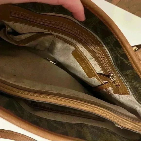 Michael Kors MK initial tote shoulder bag in brown - Picture 13 of 16